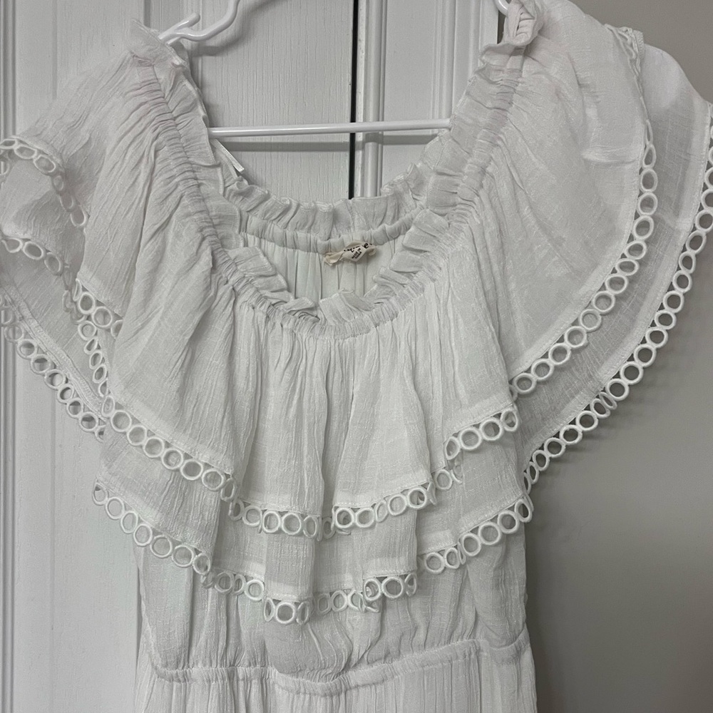 Long maxi lightweight dress. Lined. Can be worn off shoulder beautiful details.